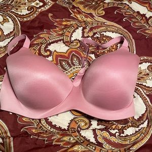 Victoria Secret Bra size 38DDD ❤️